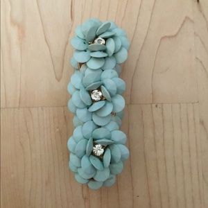 NWOT stretch floral bracelet